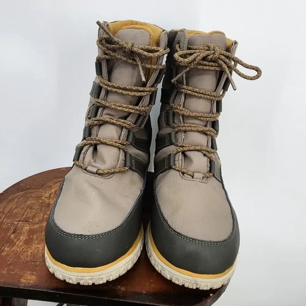 L.L. Bean Men's Waterproof Light Weight Camping Hiking Boots Size 9.5‎